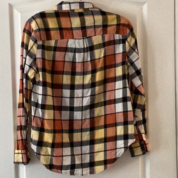 Women’s Button Up Shirt - Picture 2 of 2